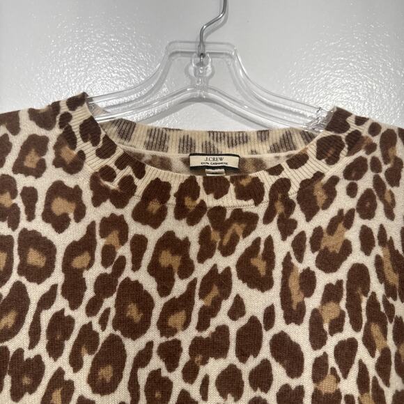 J. Crew 100% Cashmere Leopard Print Crewneck Pullover Sweater Size Medium Glam - Picture 2 of 6